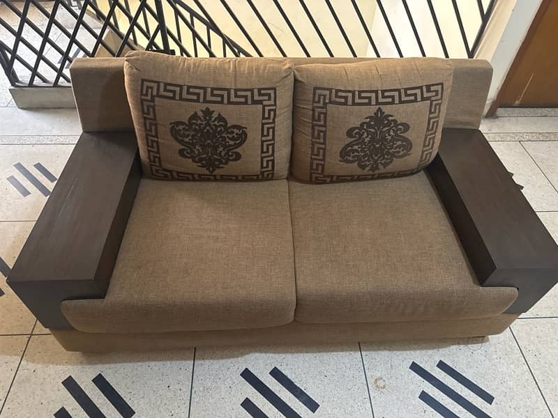 used 5 seater sofa set very good condition 1