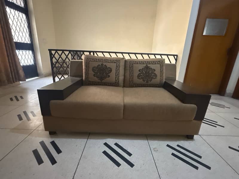 used 5 seater sofa set very good condition 2