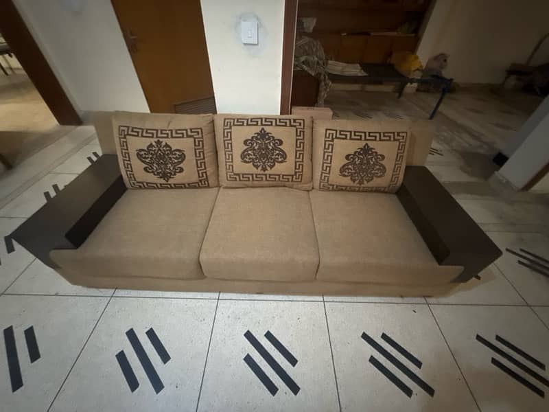 used 5 seater sofa set very good condition 3