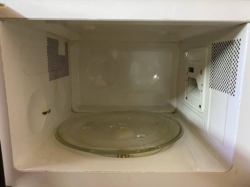 Daewoo Microwave Oven for sale 2