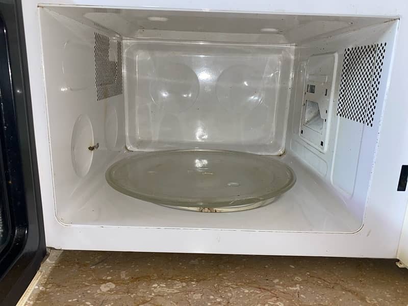 Daewoo Microwave Oven for sale 4