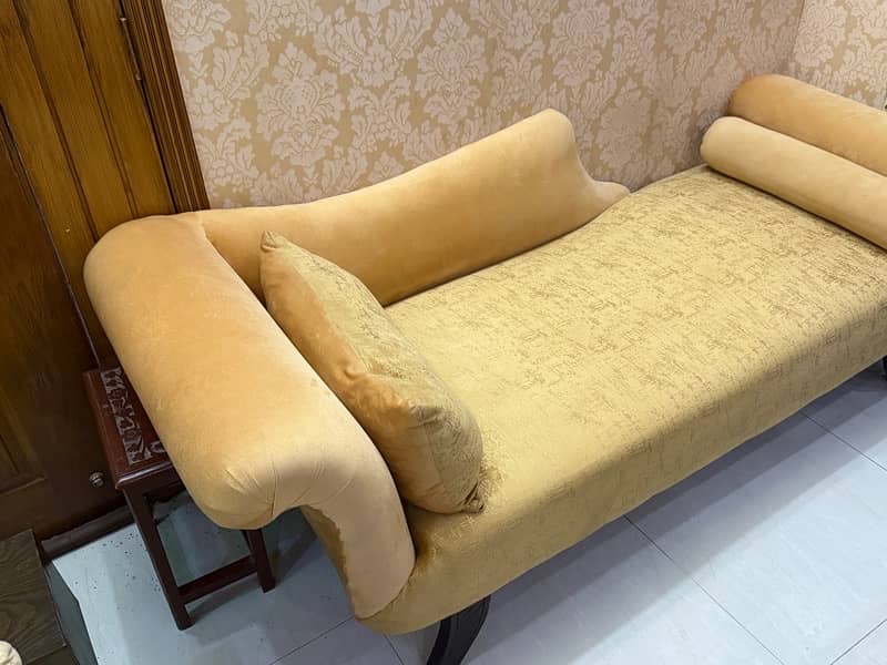 Elegant Golden Couch – Luxurious & Comfortable 2