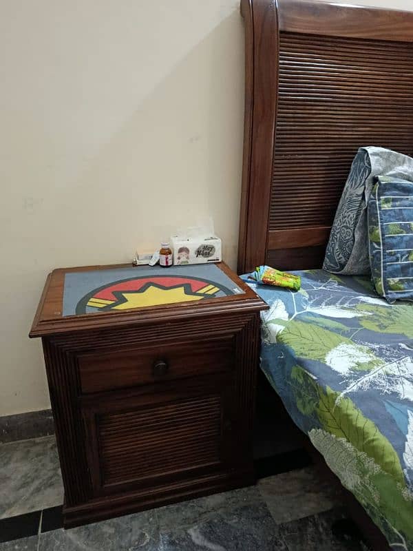 Almost Brand new Bedroom Set, Just 1.5 years used. 3