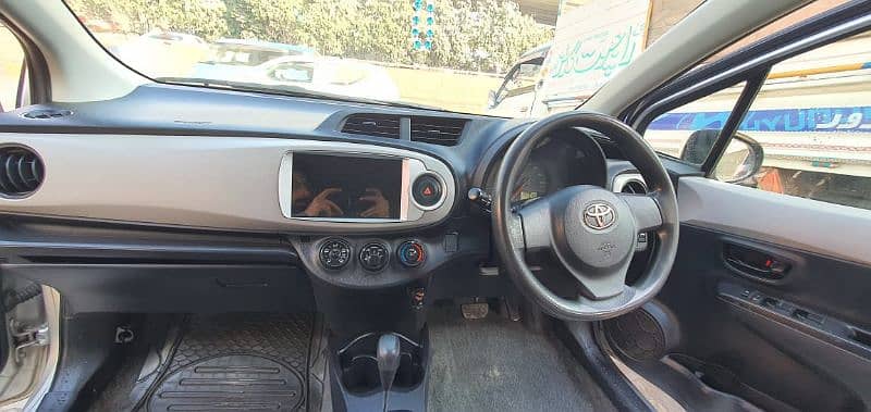 Toyota Vitz 2012 7