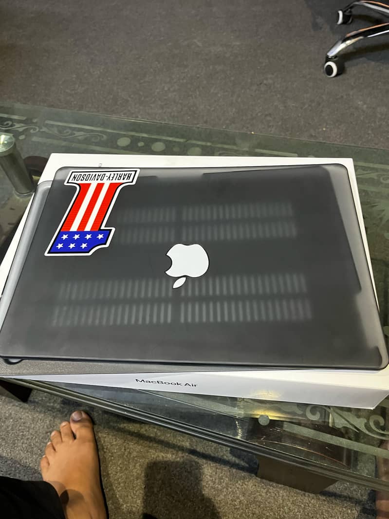 Macbook air m2 8gb ram 256gb ssd model A2941 15