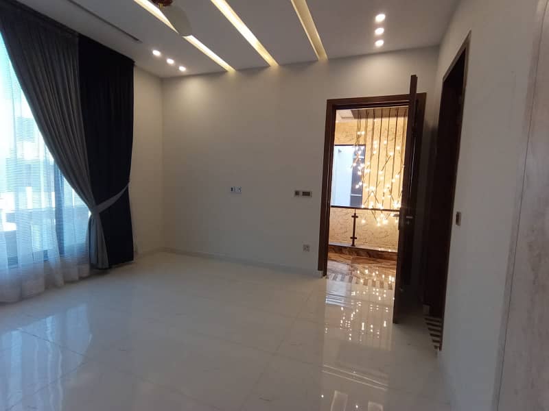 10 Marla Brand New Luxury Upper Portion For Rent In TALHA BLOCK Bahria Town Lahore 25