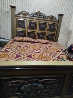 bed, dressing table,matress