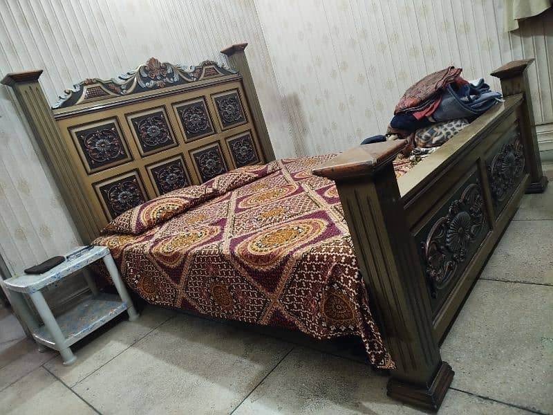 bed, dressing table,matress 4