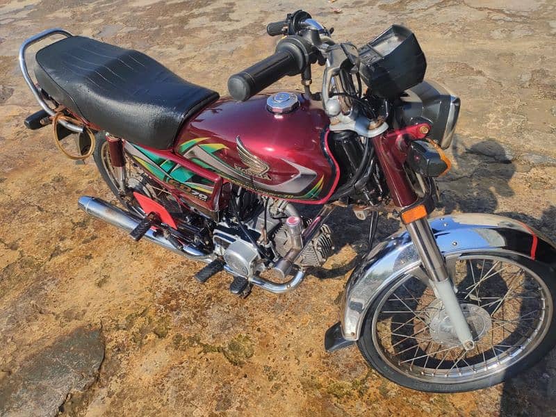 Honda 70 2022 model 10/10 condition 2