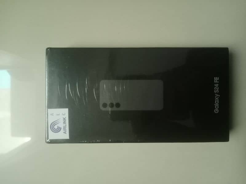 Samsung galaxy s24 FE, new  sealed . price is negotiable 0