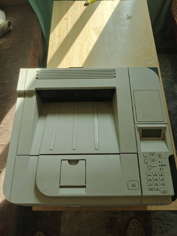 hP laserjet p3015 printer for sale 4