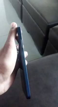 Infinix Hot 30 play 4+4/64 condition 10/10 with box