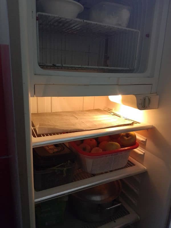 Dawlance refrigerator full size in good condition 1