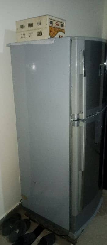 refrigerator with stabilizer 3