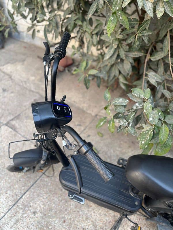 electric scooty 2