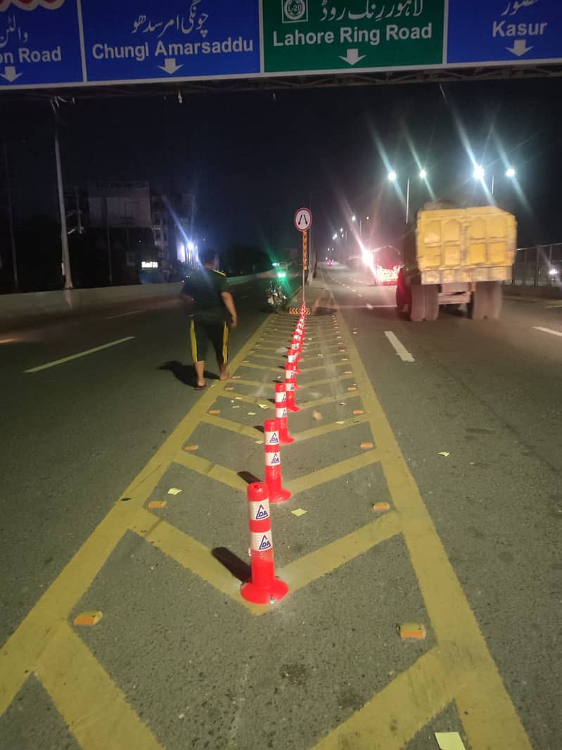 road safety road cone traffic cone road safety barrier , delinator 4