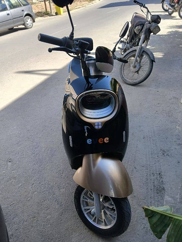 Evee Electric Scooty Nisa for Sale 1