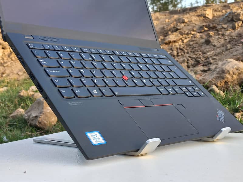 lenovo x1 carbon core i5 8th gen 16gb ram | Touch Screen | UltraSlim 2