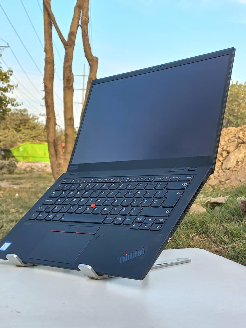 lenovo x1 carbon core i5 8th gen 16gb ram | Touch Screen | UltraSlim 9