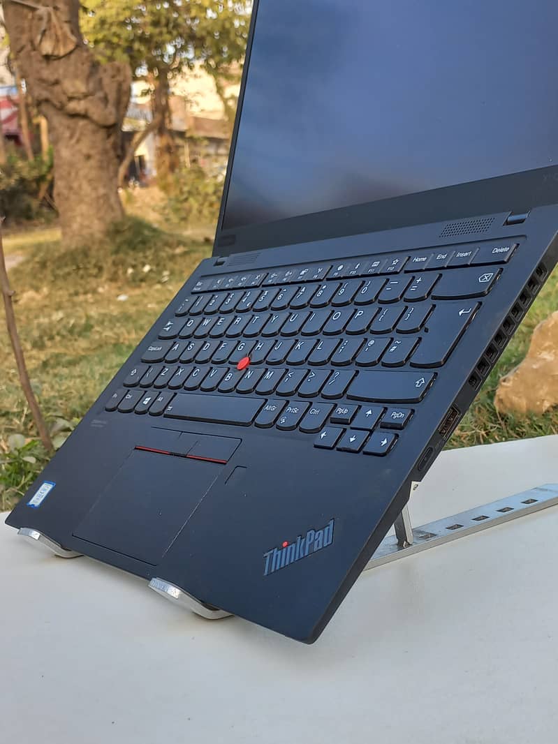 lenovo x1 carbon core i5 8th gen 16gb ram | Touch Screen | UltraSlim 1