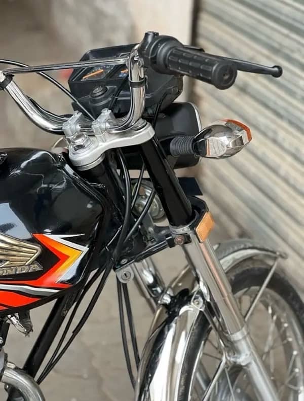 Honda 125 Black 2