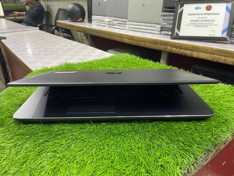 HP ZBook 17 G3 i7 6th 4 GB Nvidia (0322-8832611) 9