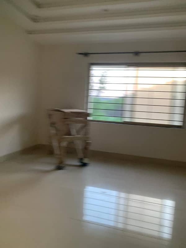 3 Bed Flat For Rent In Askari 13 7