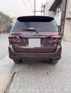 Toyota Fortuner V 2013