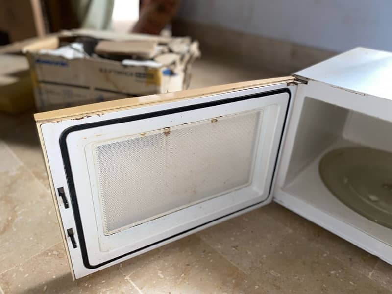 ORIGINAL WEST POINT MICROWAVE OVEN 2