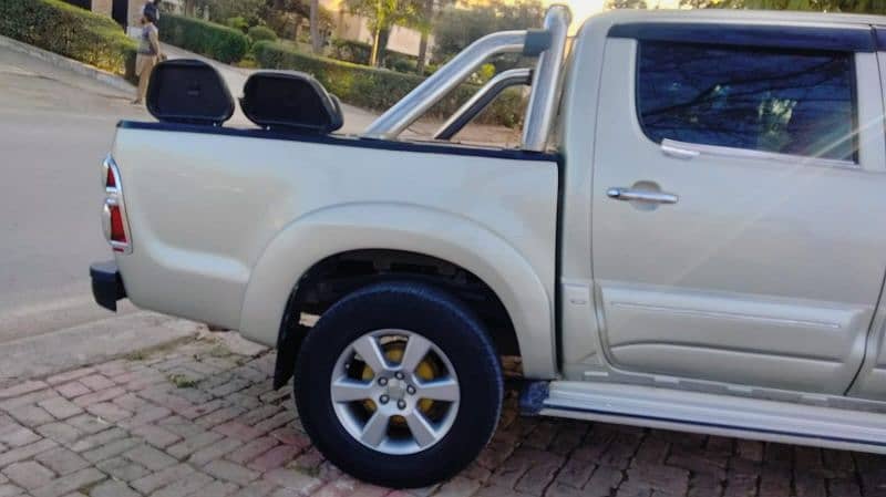 Toyota Hilux 2013 3