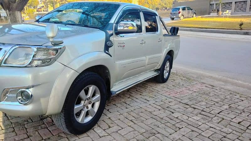 Toyota Hilux 2013 5