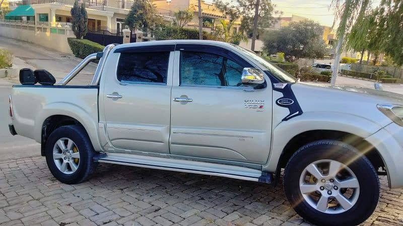 Toyota Hilux 2013 9