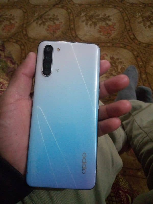 Oppo Reno3 6/128 Non pTA 5