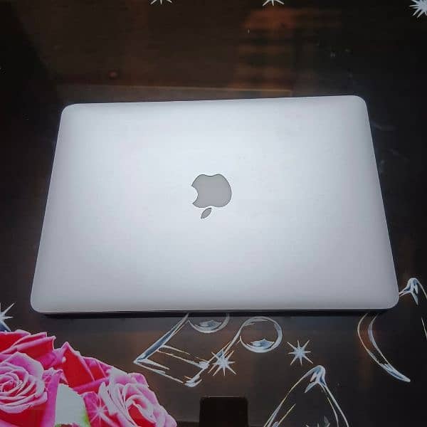 MacBook Pro Retina ( 13 inch Retina 2015 ) 1