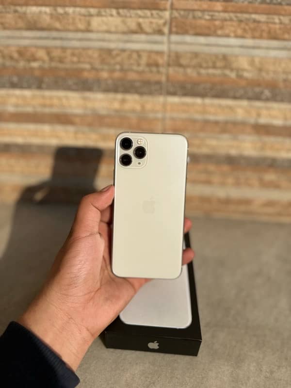 Iphone 11 Pro 256GB Dual Sim Pta Approved 1