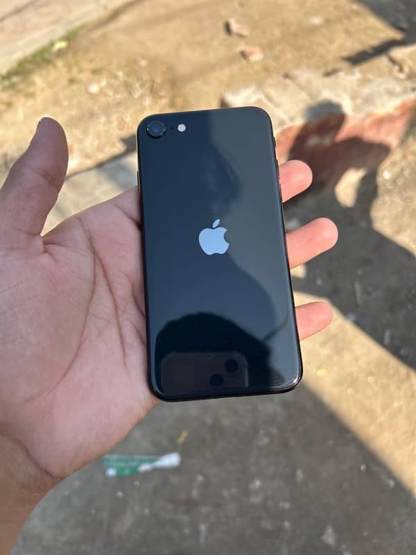 IPhone SE 2020 0