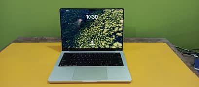 MacBook Pro M1 2021 -- 16GB/512GB 14 inch