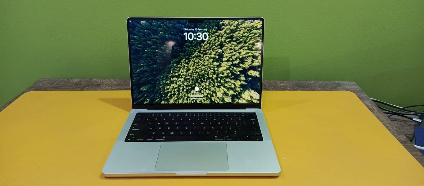 14 Inch Macbook Pro M1 2021 -- 16GB/512GB 0