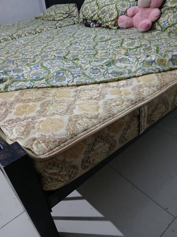 King size Bed with Matress 1