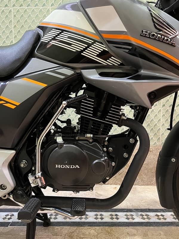 Honda CB 150 Special edition 22/23 4