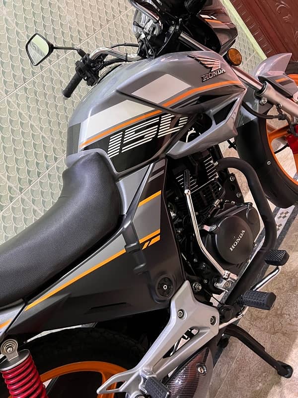 Honda CB 150 Special edition 22/23 14