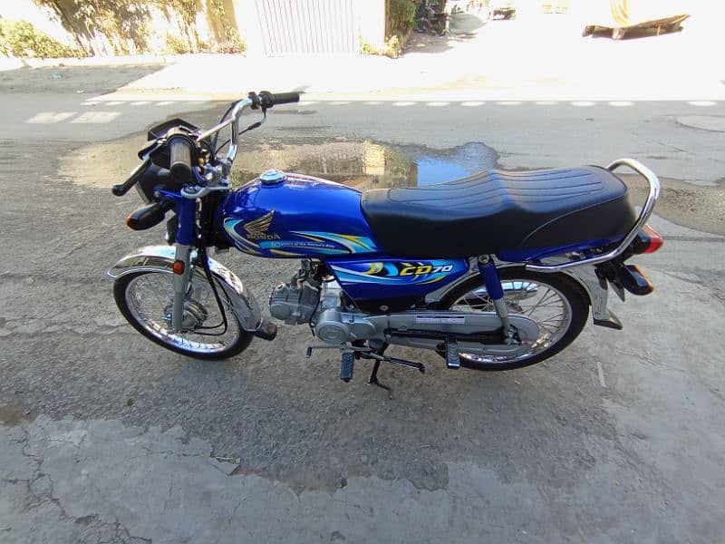 Honda CD 70 (Blue) 3