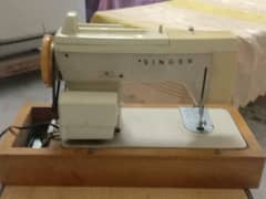 SINGER SEWING MACHINE