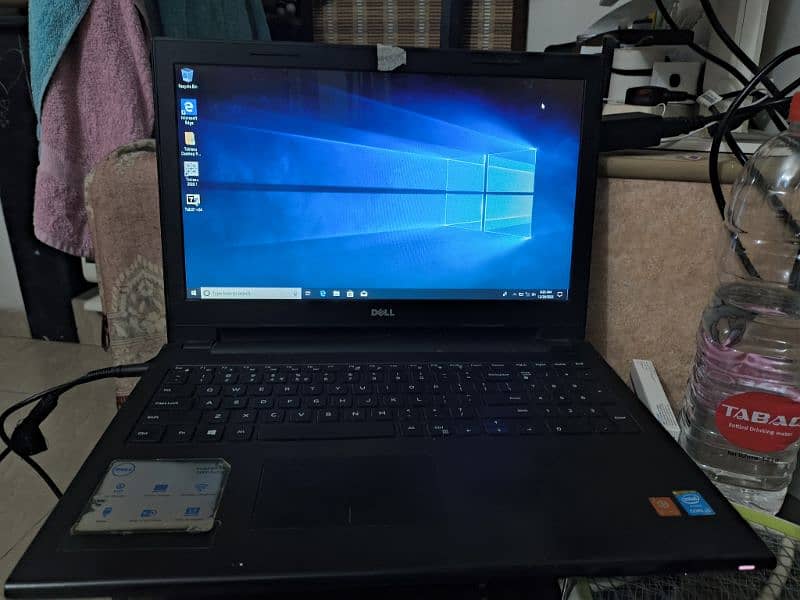 Dell Inspiron 15 3000 0