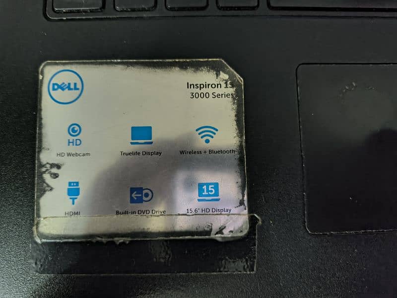 Dell Inspiron 15 3000 1