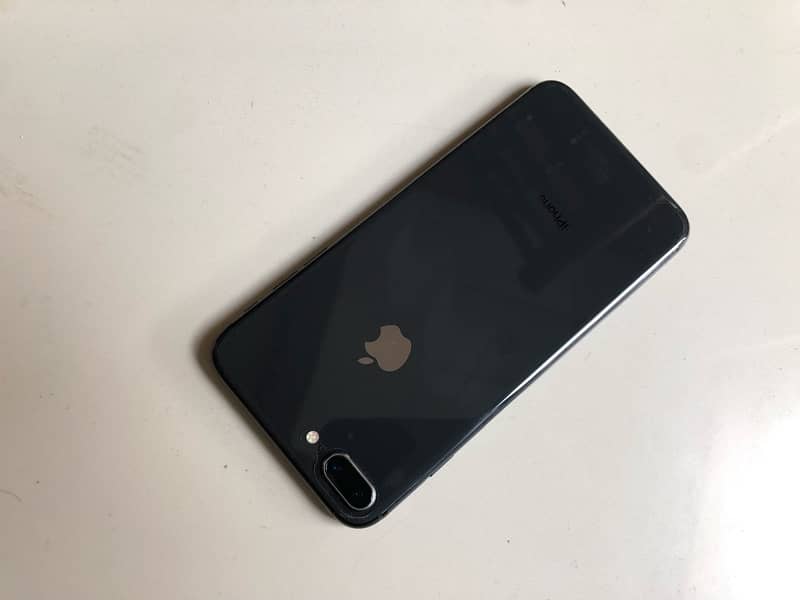 Totally Genuine iPhone 8Plus 64gb Grey PTA Approved 0