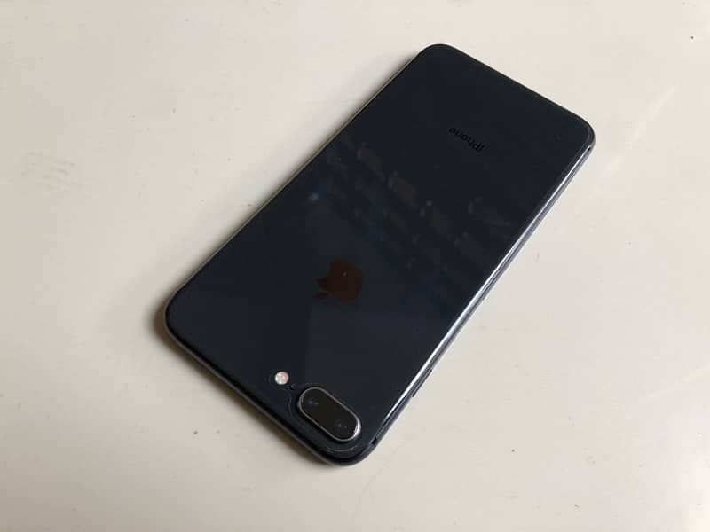 Totally Genuine iPhone 8Plus 64gb Grey PTA Approved 4