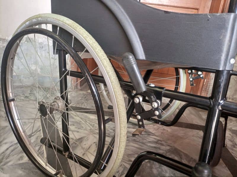 Almost New Condition wheel chair for sale 7