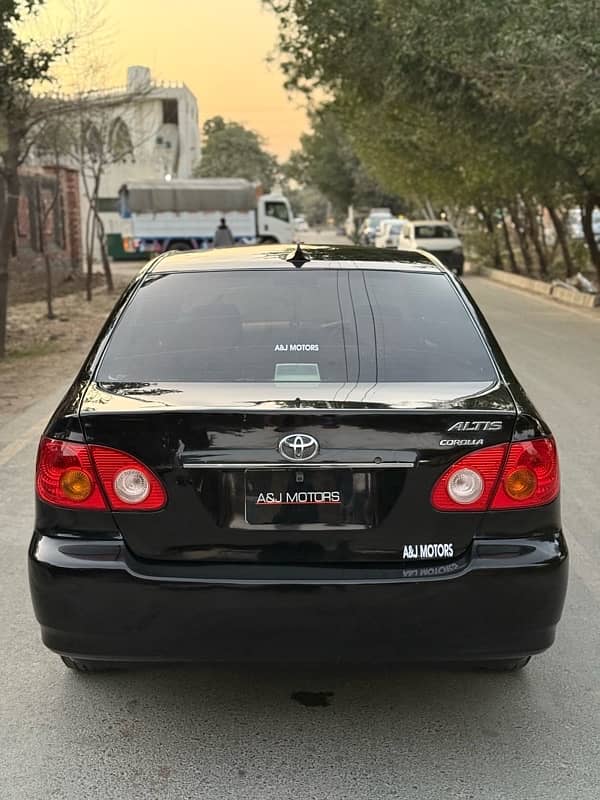 Toyota Corolla Altis SE Saloon 3