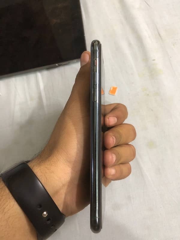 Iphone 11 Pro max PTA Approved 6